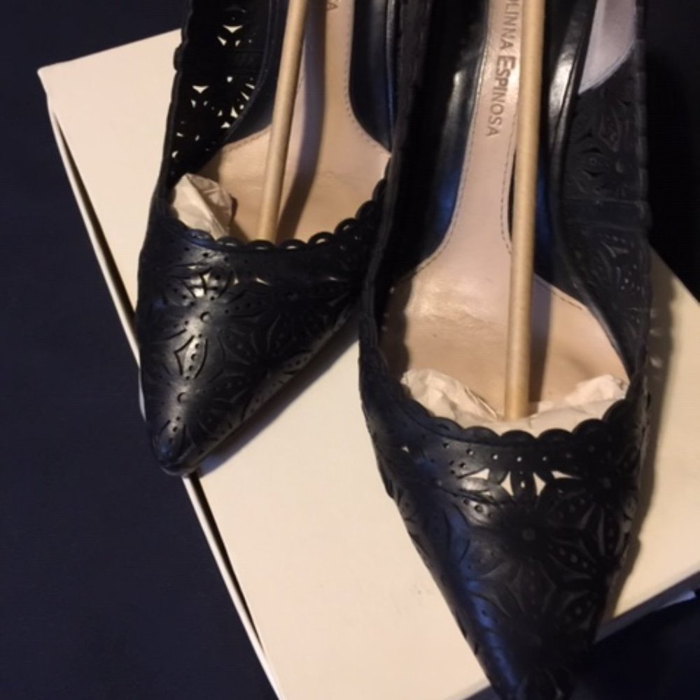 CAROLINNA ESPINOSA Black Cut-Out/Stamped Pumps